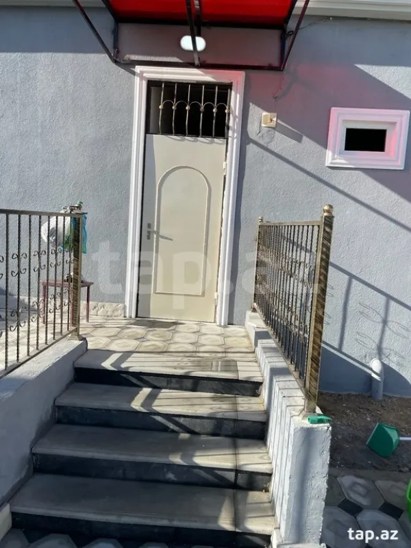 Satılır 4 otaqlı həyət evi