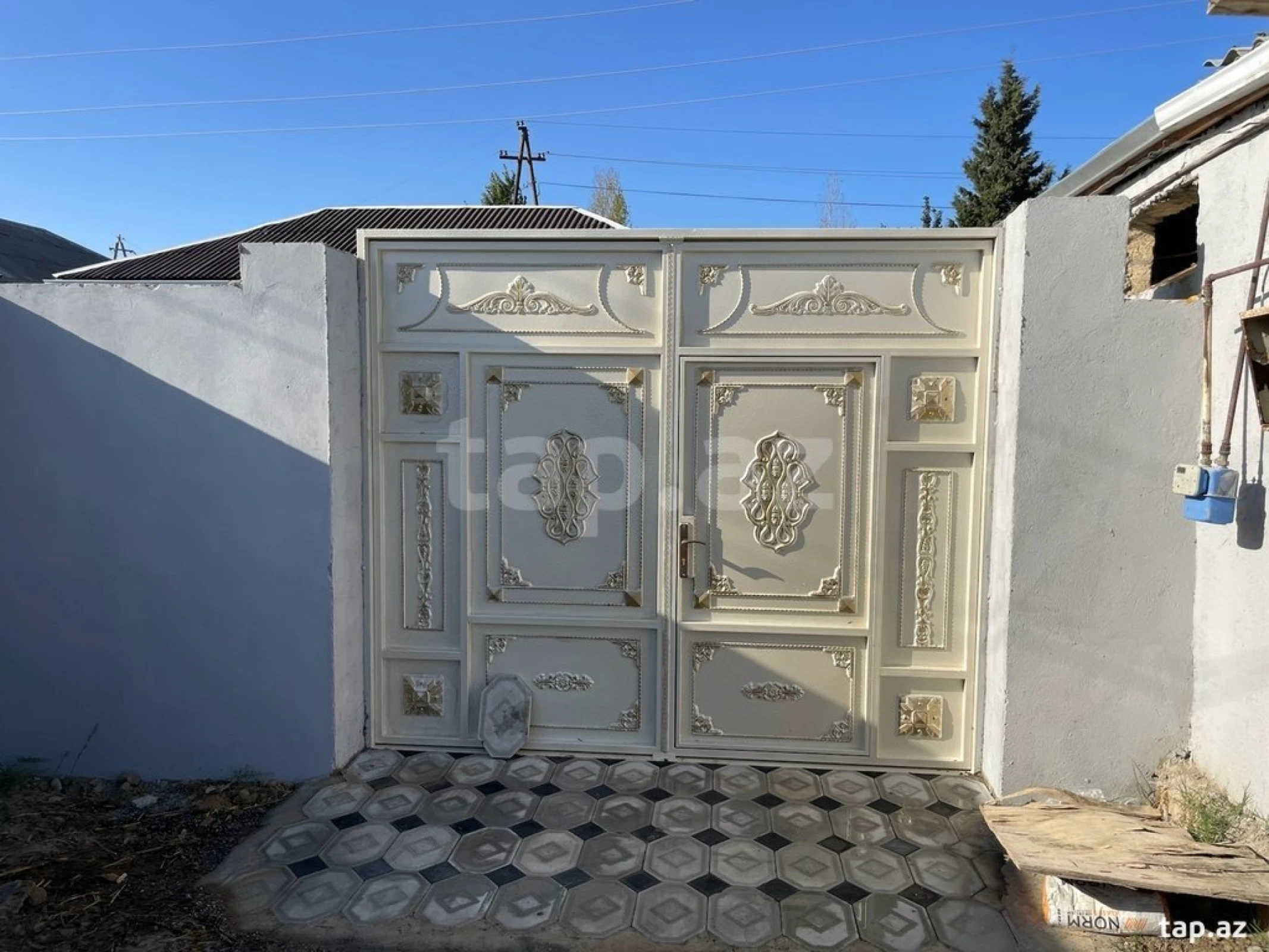 Satılır 4 otaqlı həyət evi