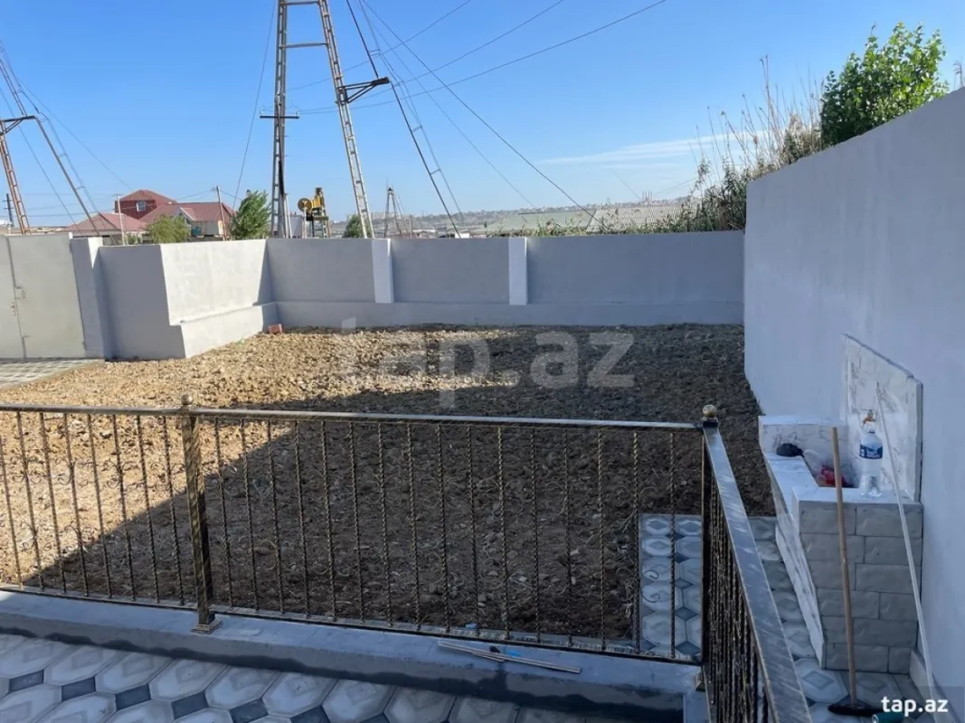 Satılır 4 otaqlı həyət evi