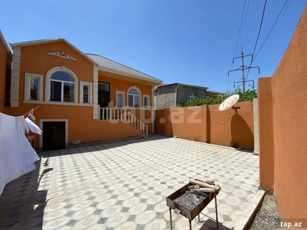 Satılır 4 otaqlı həyət evi 114 m²