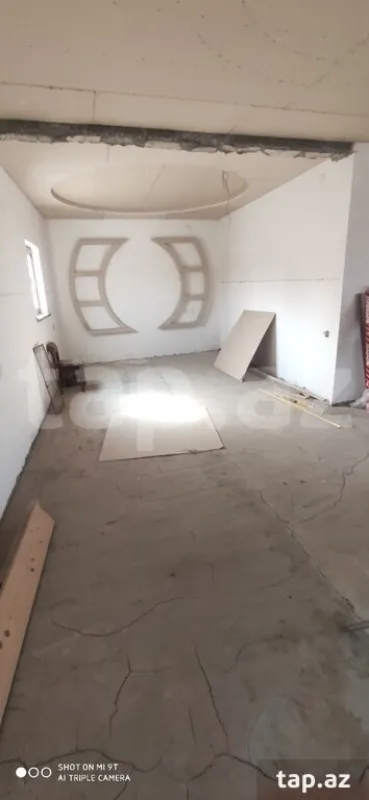 Satılır 4 otaqlı həyət evi