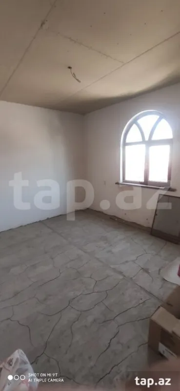 Satılır 4 otaqlı həyət evi