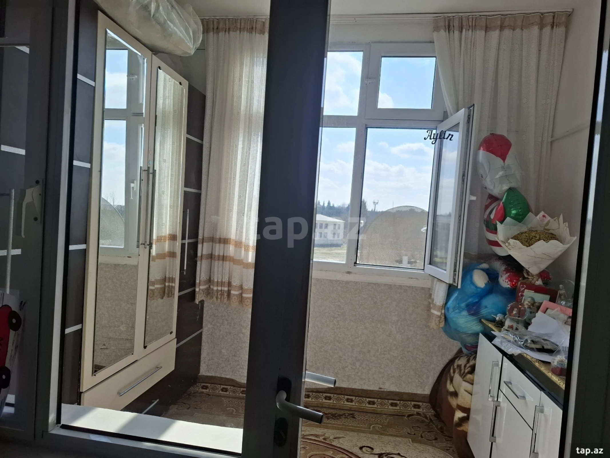 Satılır 2 otaqlı mənzil 49 m²