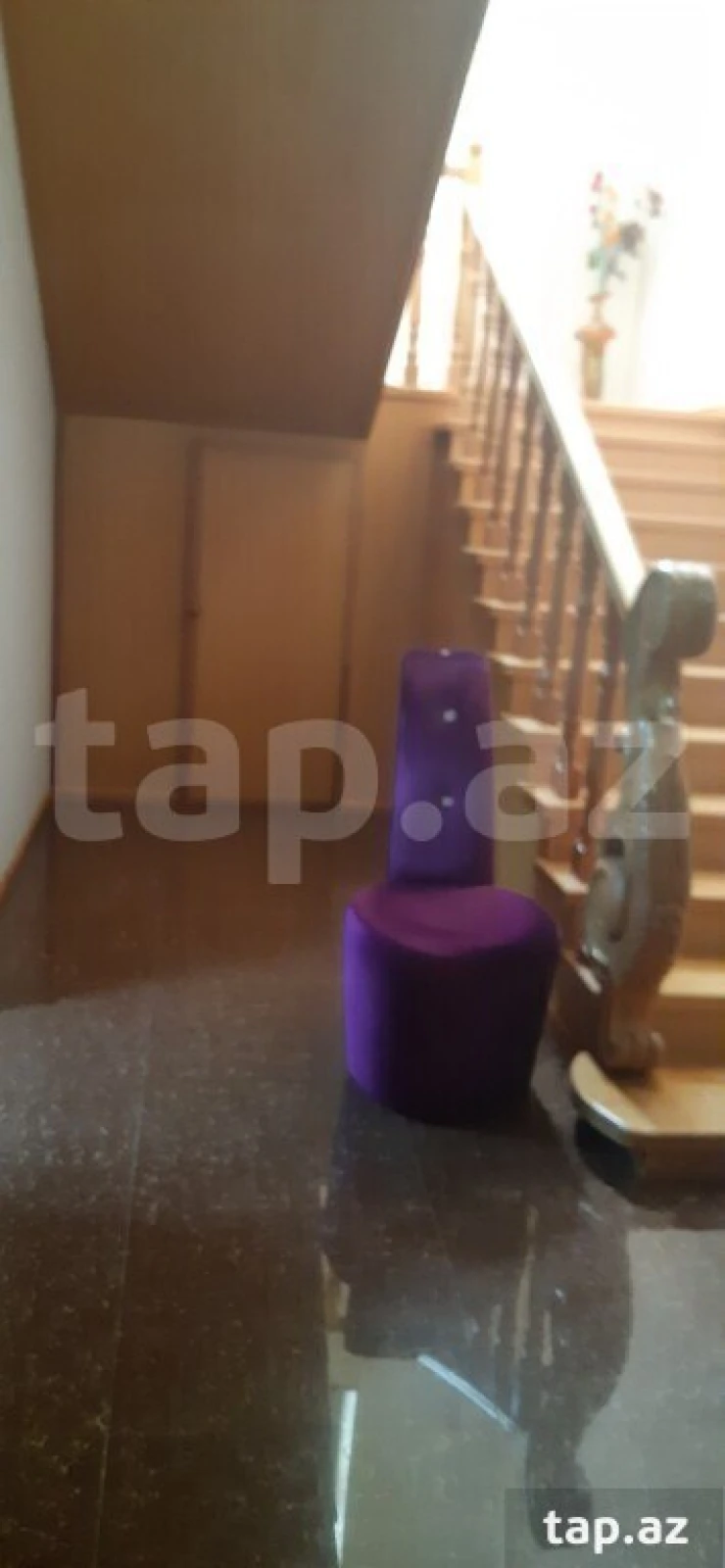 Satılır 12 otaqlı həyət evi