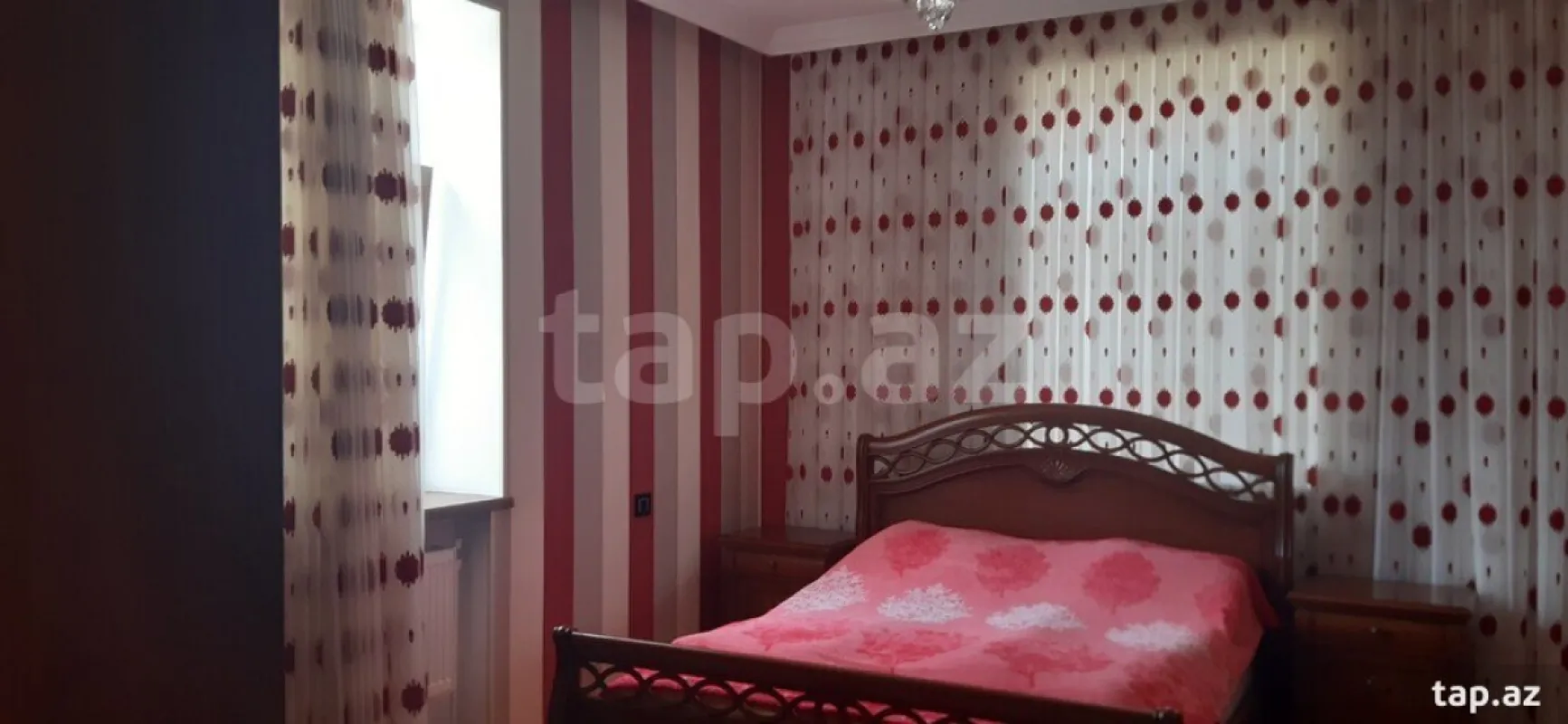 Satılır 12 otaqlı həyət evi