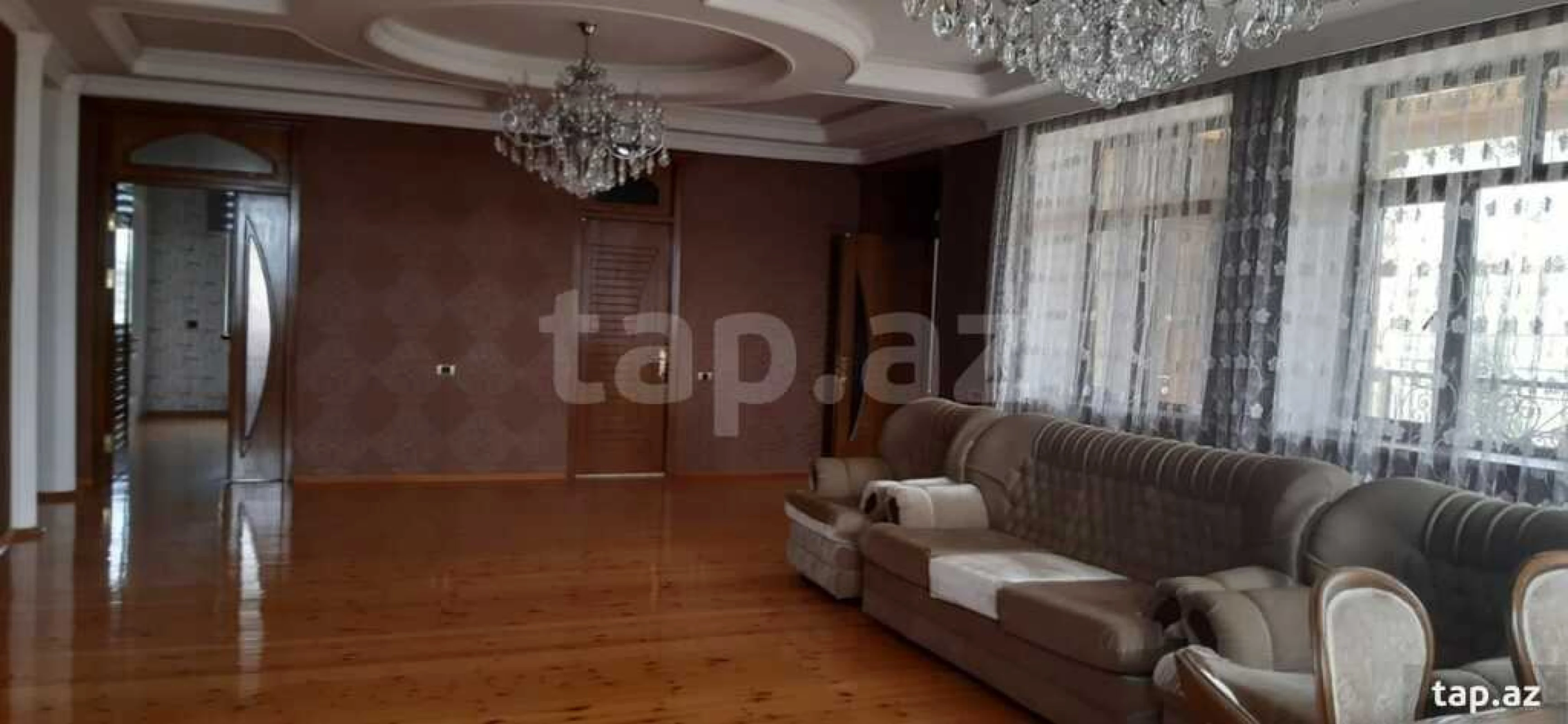 Satılır 12 otaqlı həyət evi