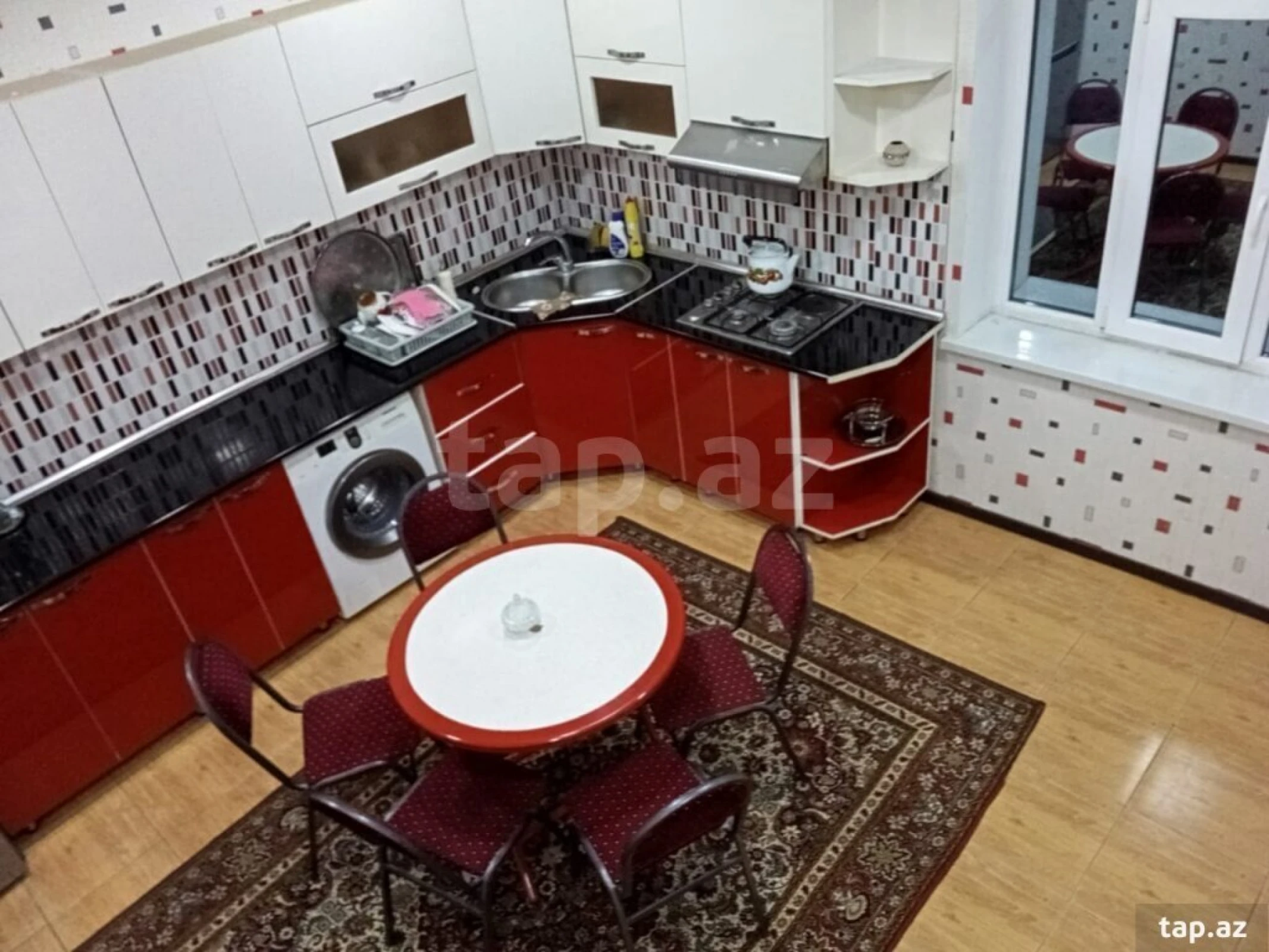 Satılır 6 otaqlı həyət evi