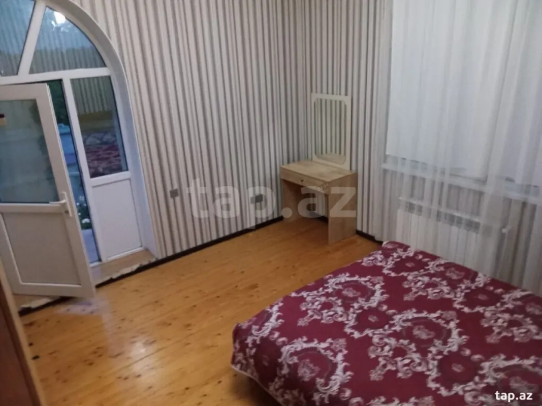 Satılır 6 otaqlı həyət evi