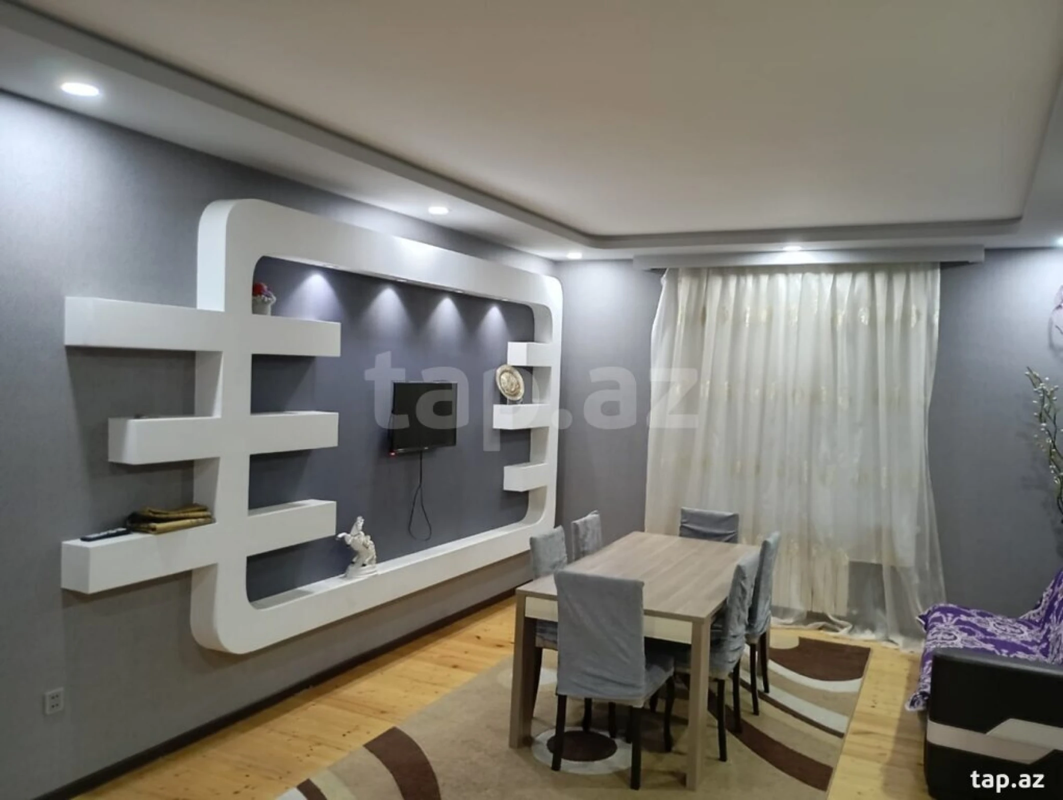 Satılır 6 otaqlı həyət evi