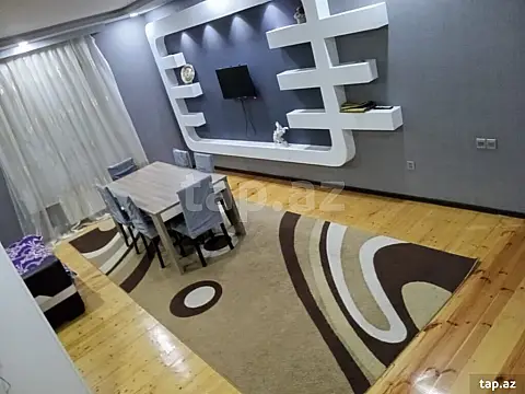 Satılır 6 otaqlı həyət evi