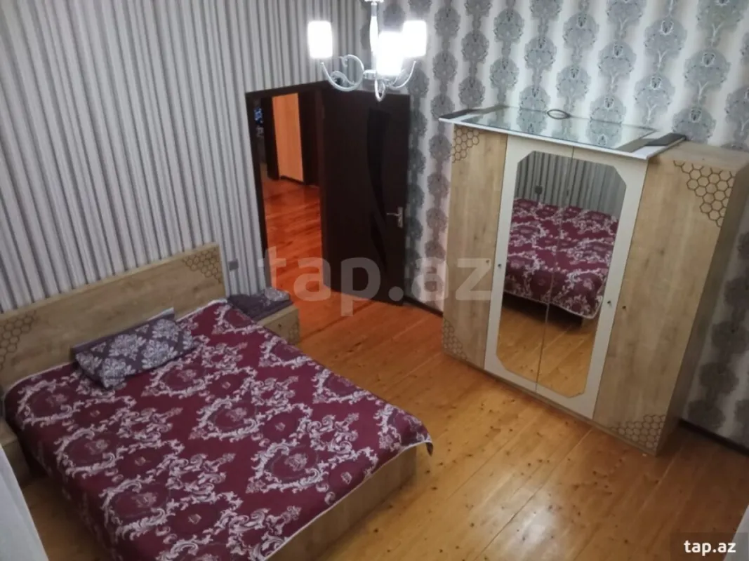 Satılır 6 otaqlı həyət evi