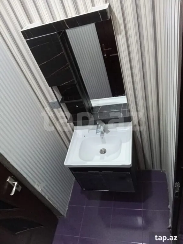 Satılır 6 otaqlı həyət evi