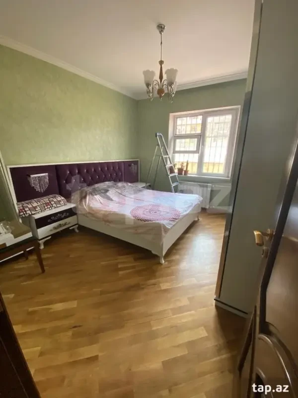 Satılır 4 otaqlı mənzil 100 m²