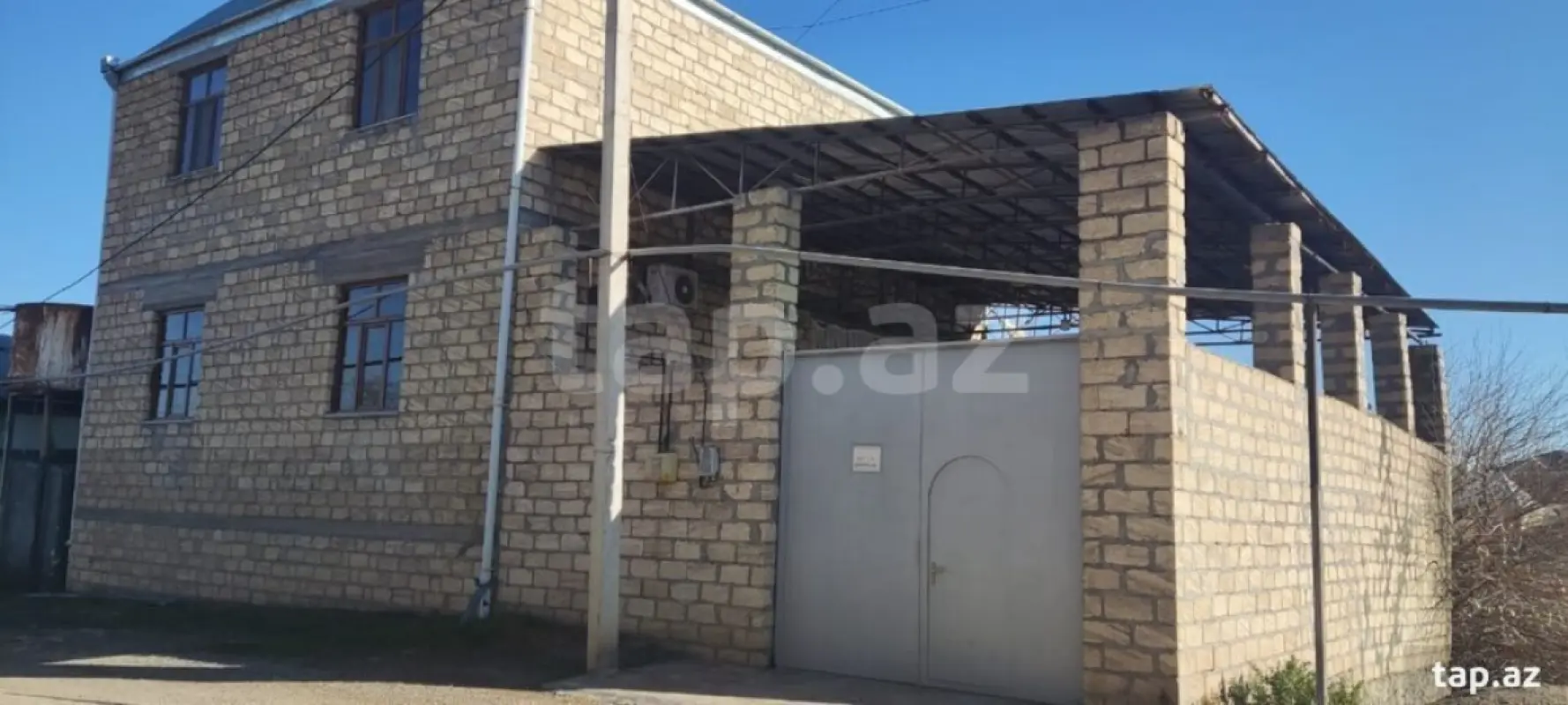 Satılır 4 otaqlı həyət evi 300 m²