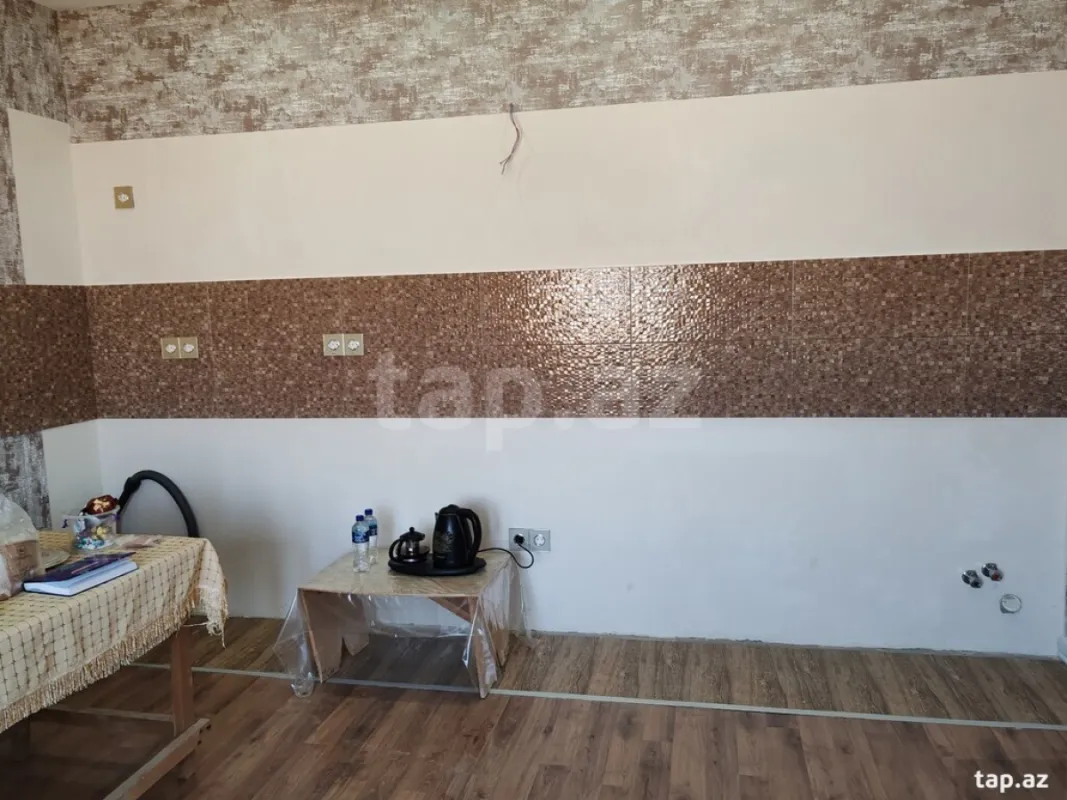 Satılır 7 otaqlı həyət evi