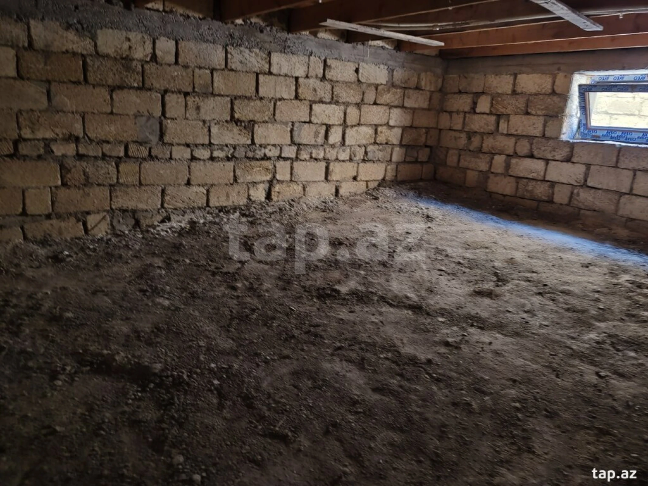 Satılır 7 otaqlı həyət evi