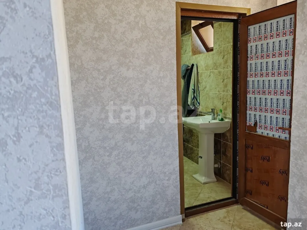 Satılır 7 otaqlı həyət evi