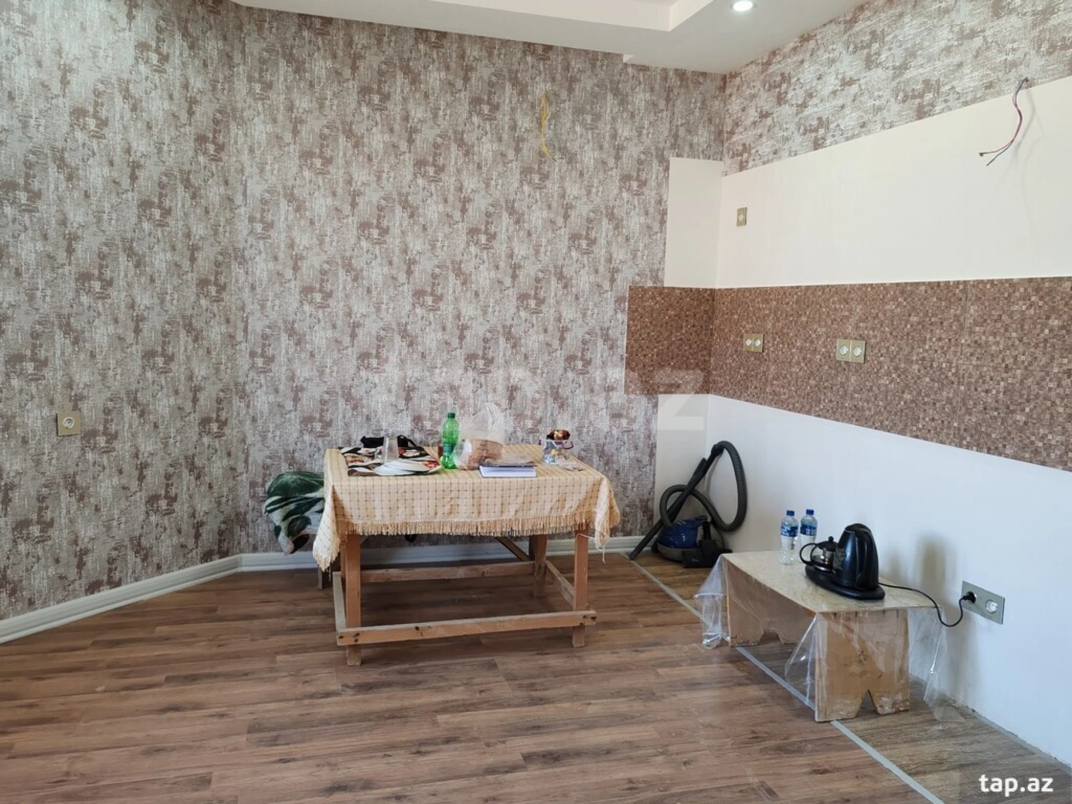 Satılır 7 otaqlı həyət evi