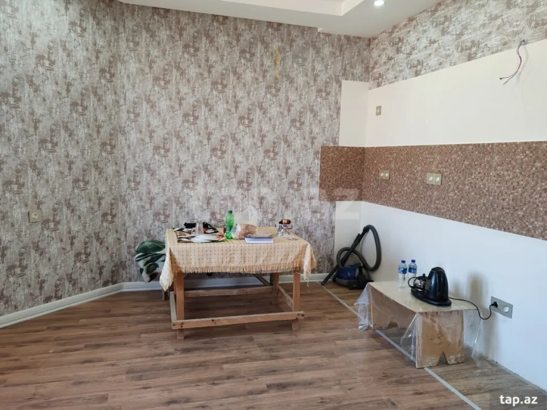 Satılır 7 otaqlı həyət evi