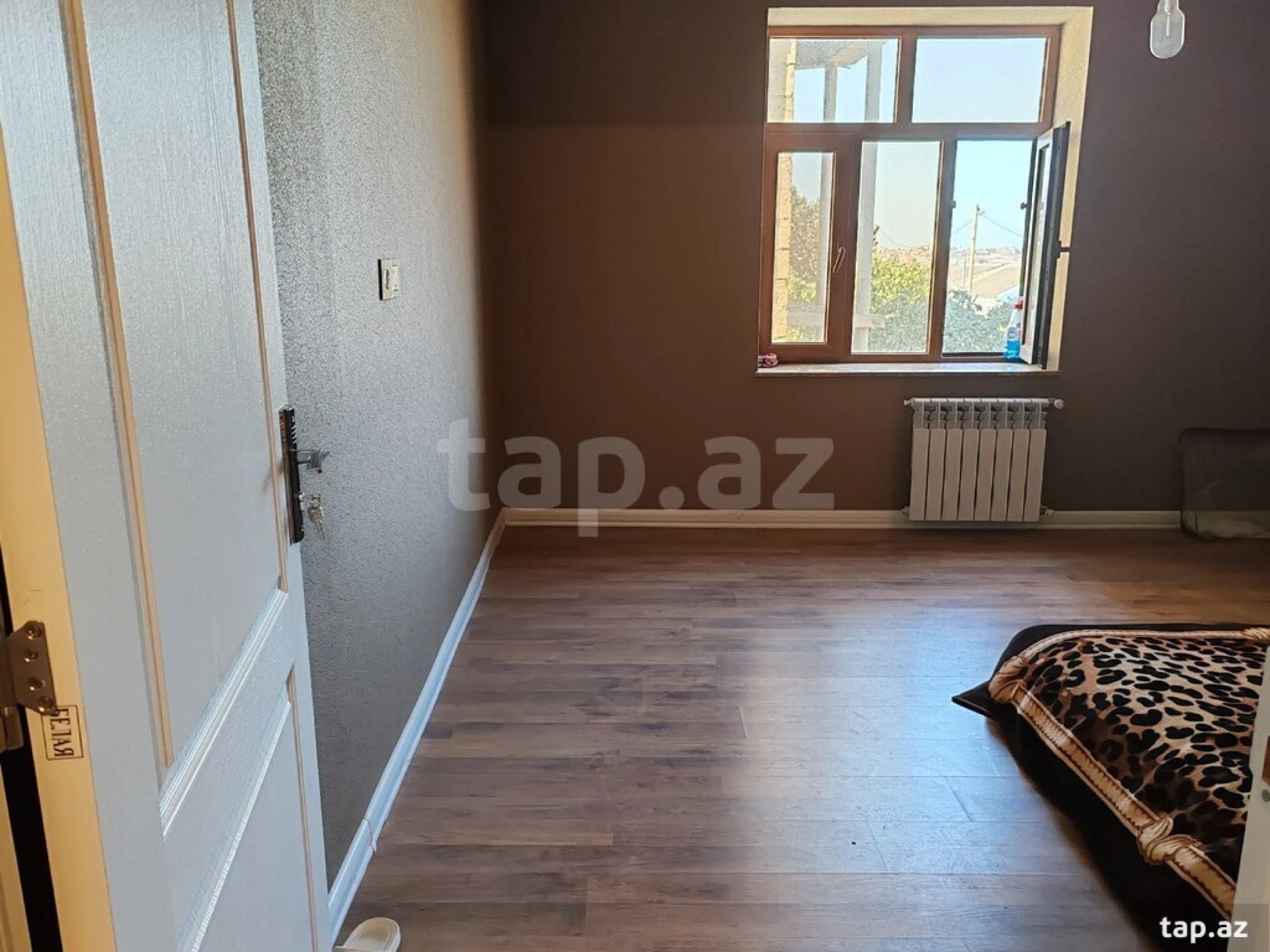 Satılır 7 otaqlı həyət evi