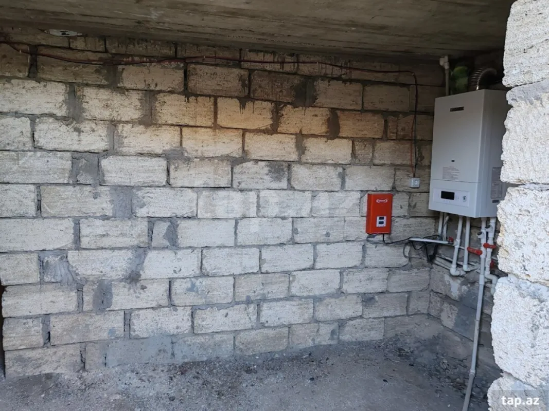 Satılır 7 otaqlı həyət evi