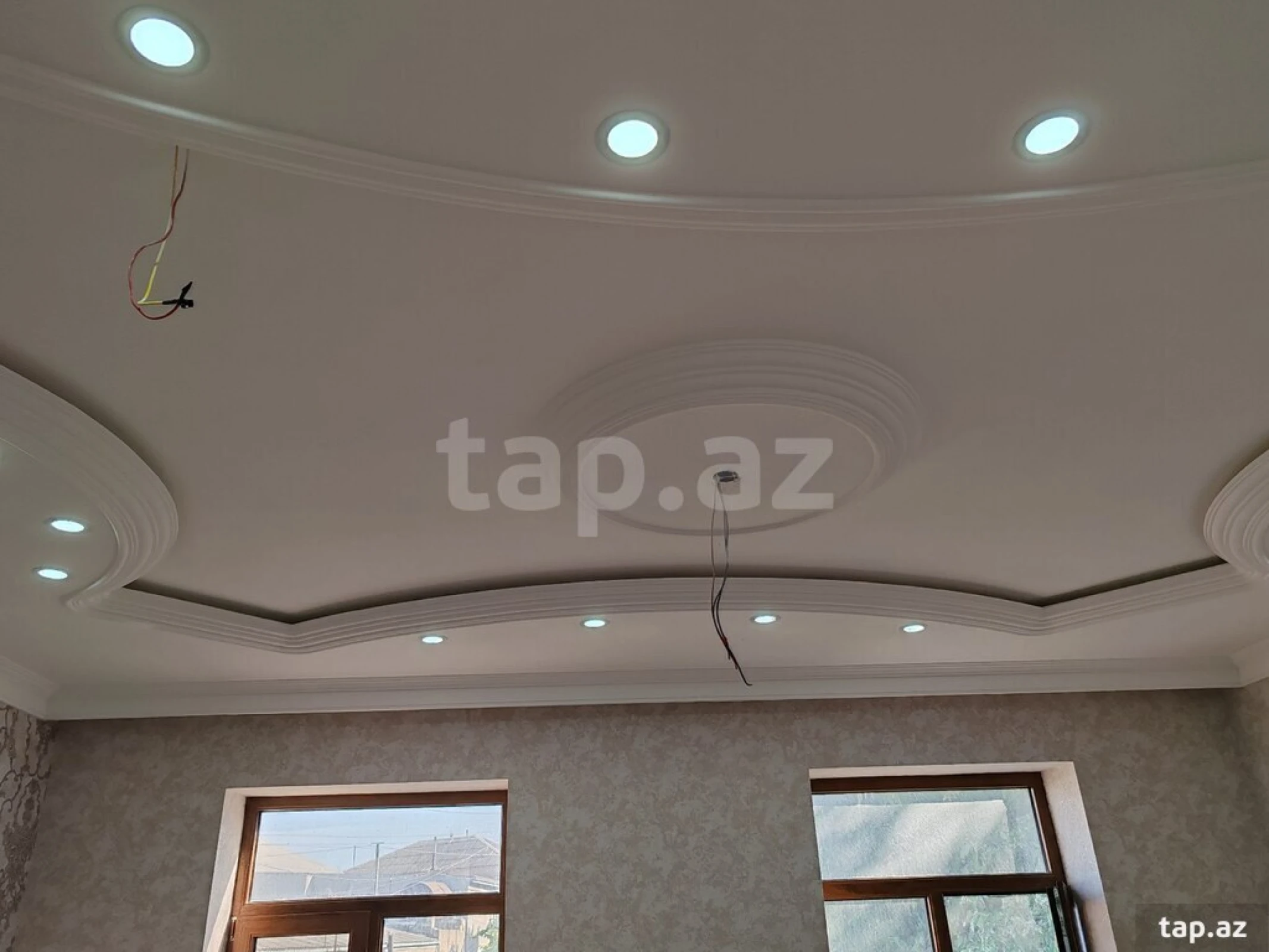 Satılır 7 otaqlı həyət evi