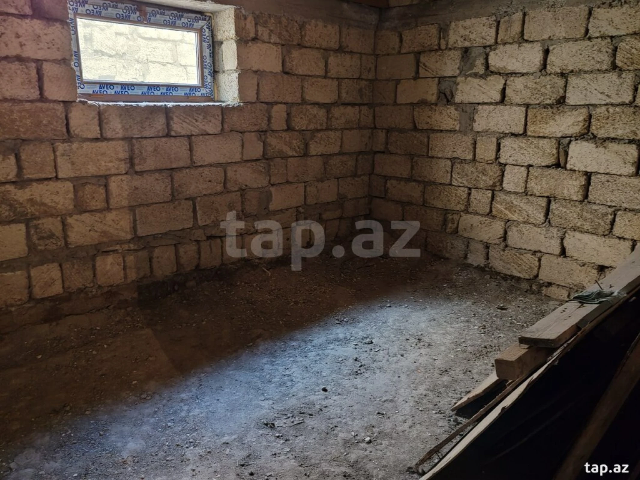 Satılır 7 otaqlı həyət evi