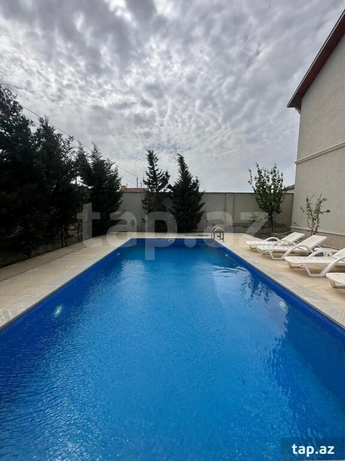 Kirayə verilir 5 otaqlı həyət evi 200 m²