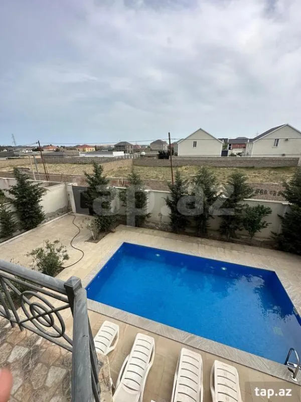 Kirayə verilir 5 otaqlı həyət evi 200 m²