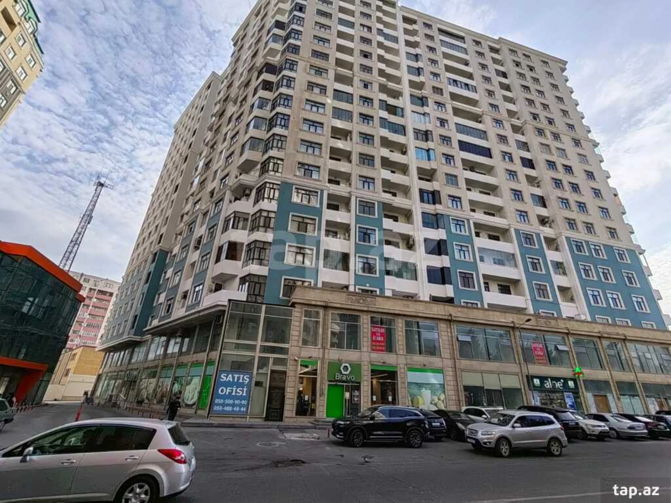 Satılır 3 otaqlı yeni tikili 150 m²