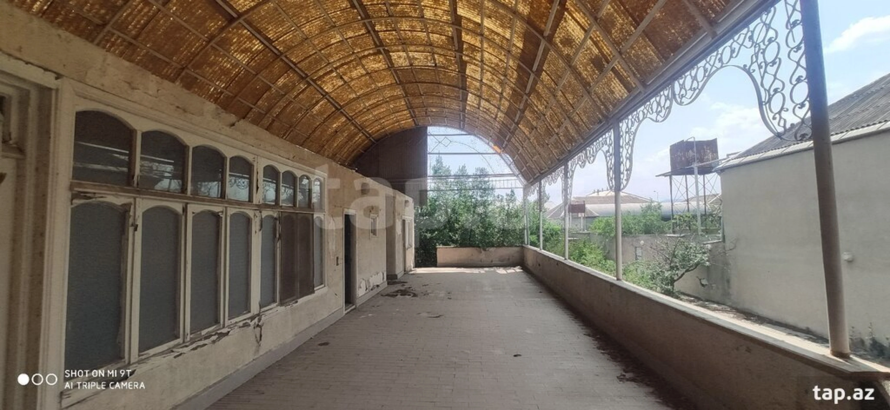 Satılır 7 otaqlı həyət evi
