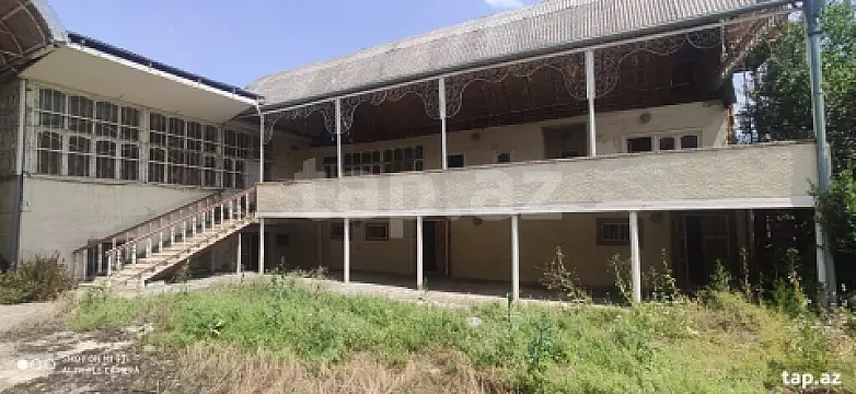 Satılır 7 otaqlı həyət evi
