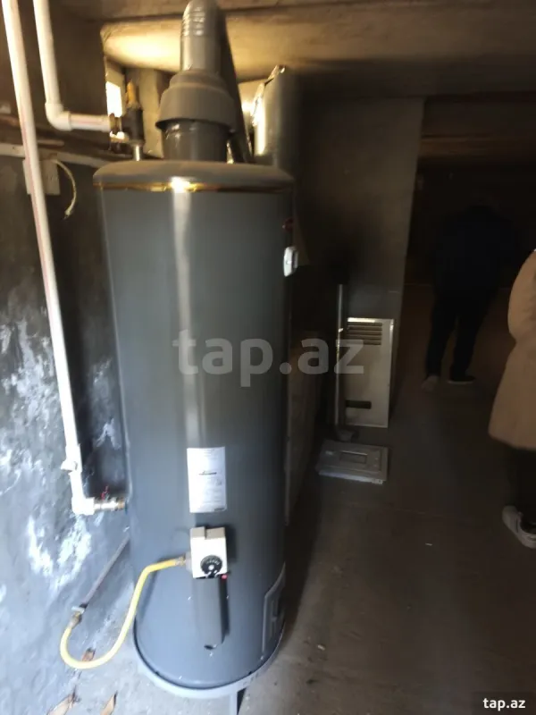 Satılır 8 otaqlı həyət evi