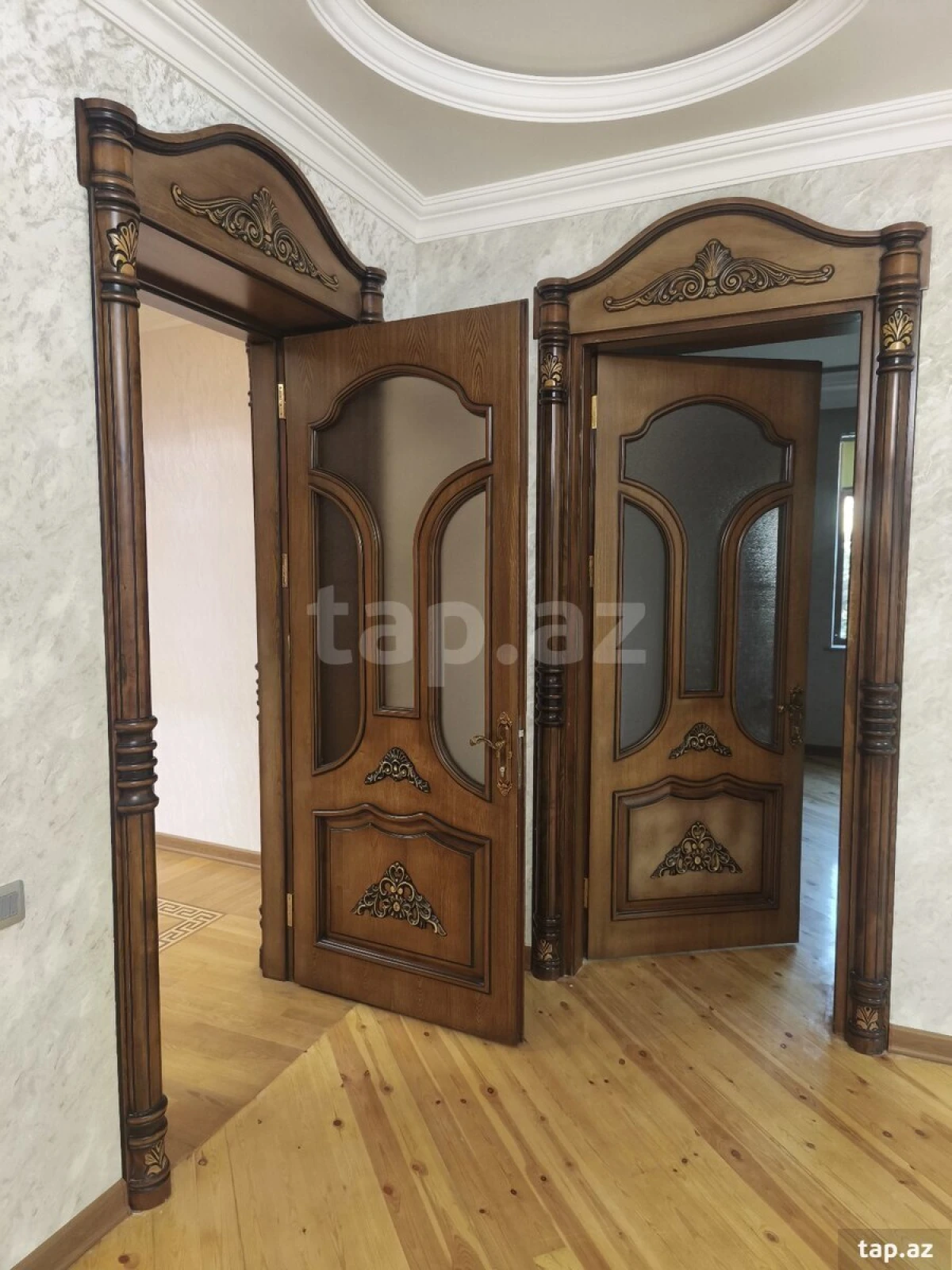 Satılır 8 otaqlı həyət evi