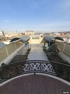 Satılır 8 otaqlı həyət evi
