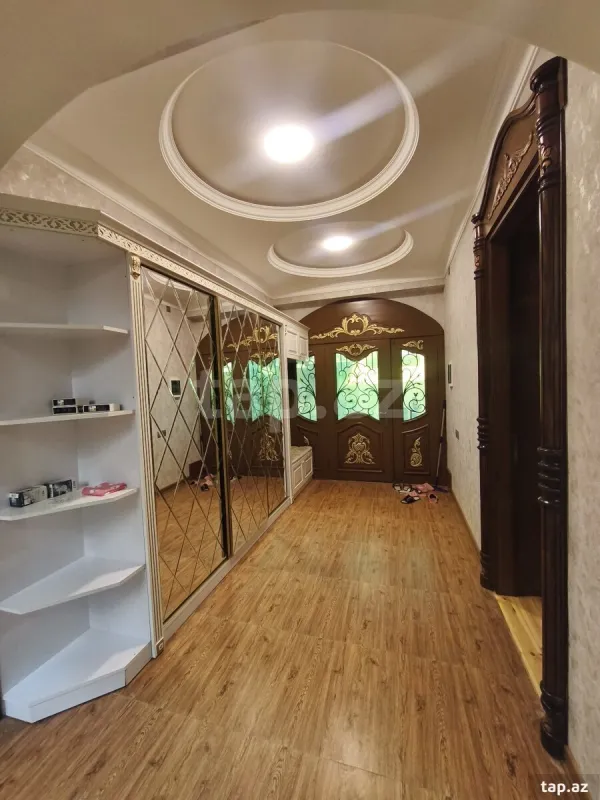 Satılır 8 otaqlı həyət evi