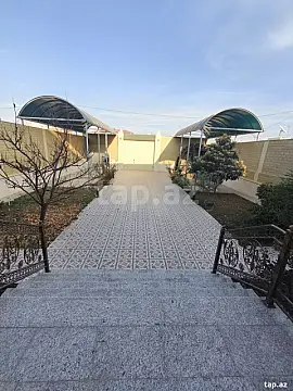 Satılır 8 otaqlı həyət evi