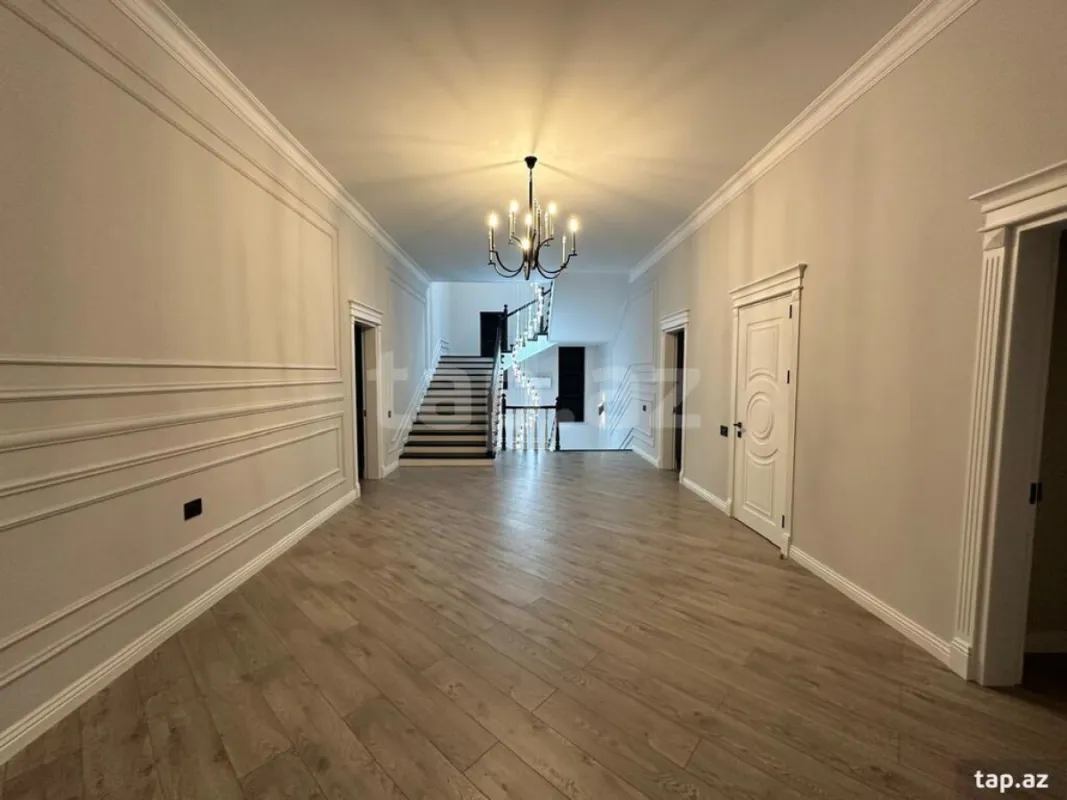 Satılır 9 otaqlı həyət evi