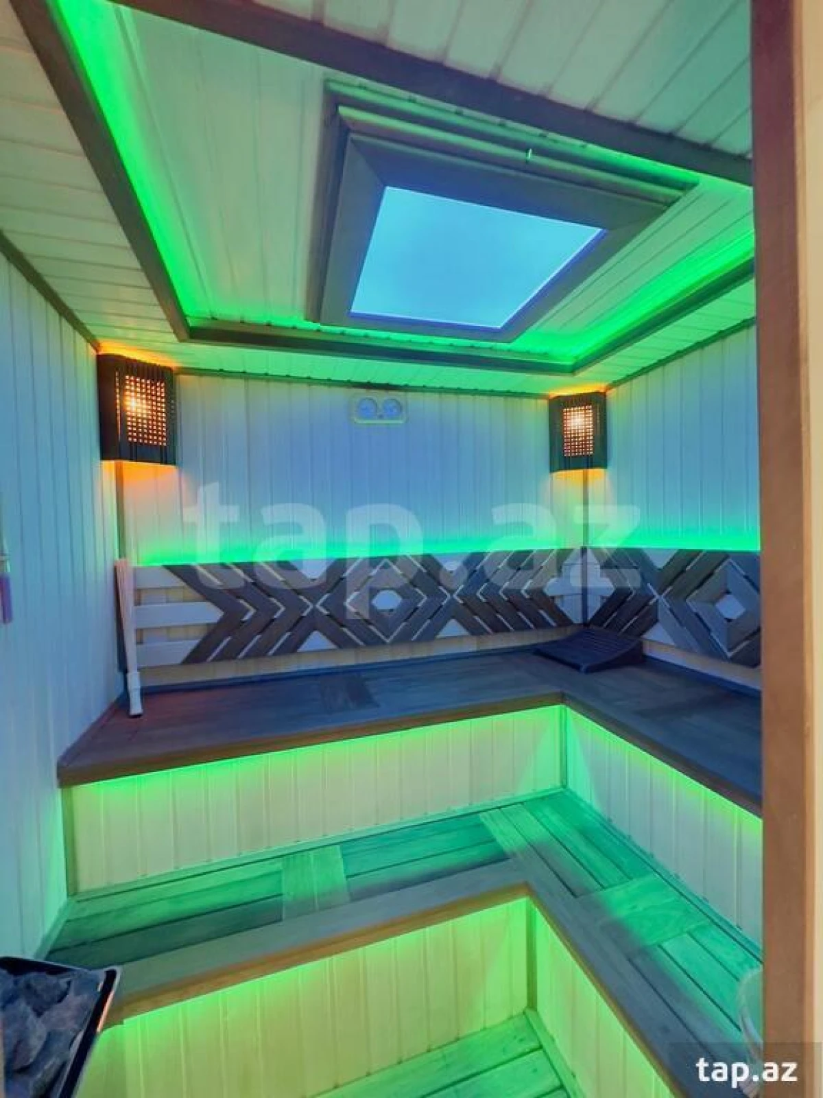 Satılır 9 otaqlı həyət evi