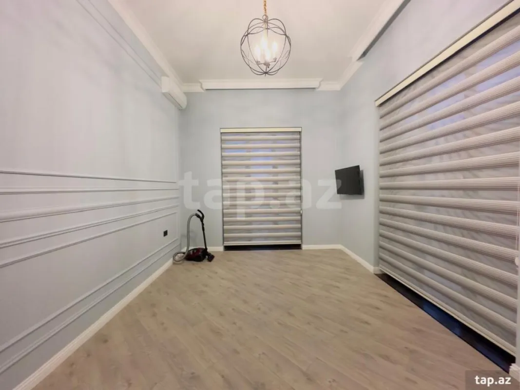 Satılır 9 otaqlı həyət evi