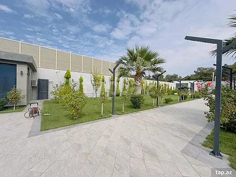 Satılır 9 otaqlı həyət evi