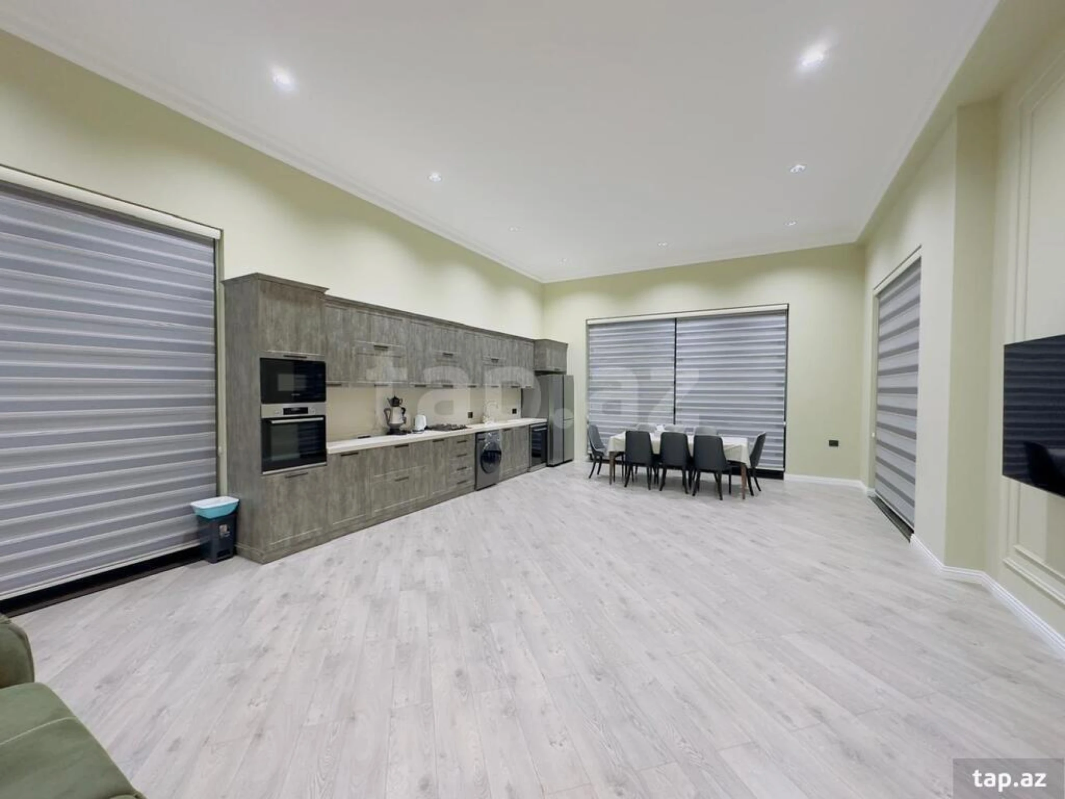 Satılır 9 otaqlı həyət evi