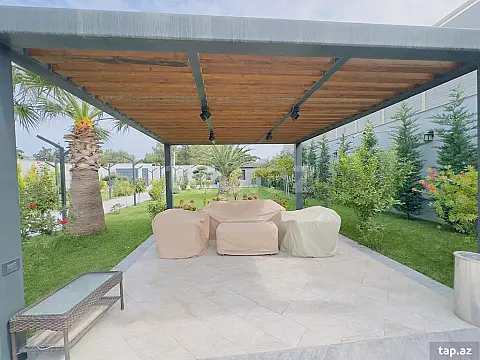 Satılır 9 otaqlı həyət evi