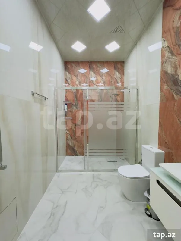 Satılır 9 otaqlı həyət evi