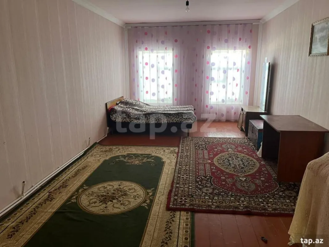 Satılır 5 otaqlı həyət evi