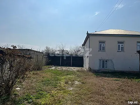 Satılır 5 otaqlı həyət evi