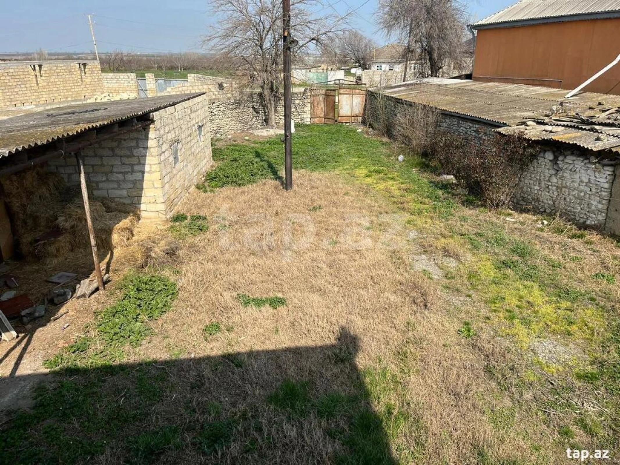 Satılır 5 otaqlı həyət evi