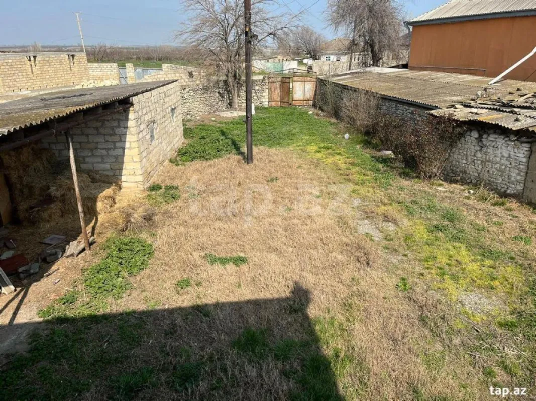 Satılır 5 otaqlı həyət evi