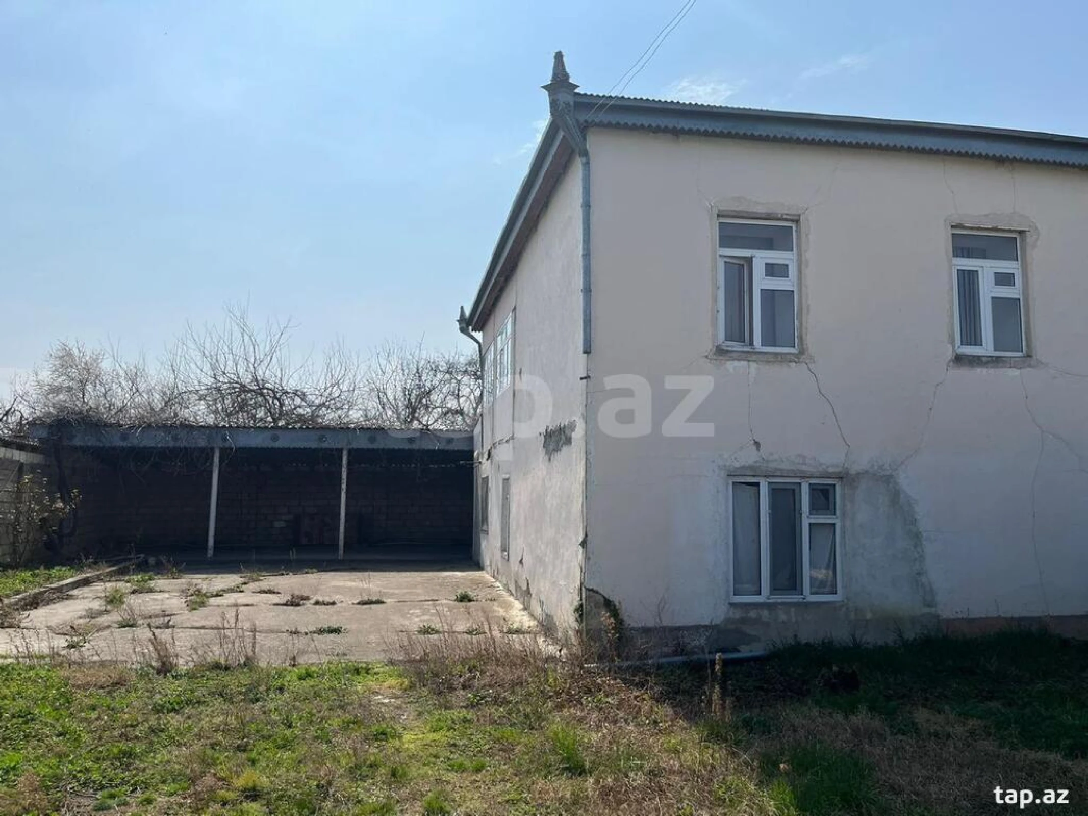 Satılır 5 otaqlı həyət evi