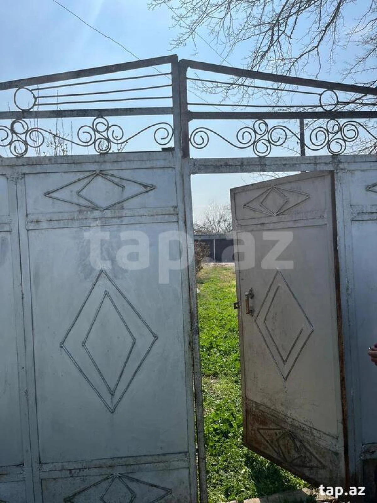 Satılır 5 otaqlı həyət evi